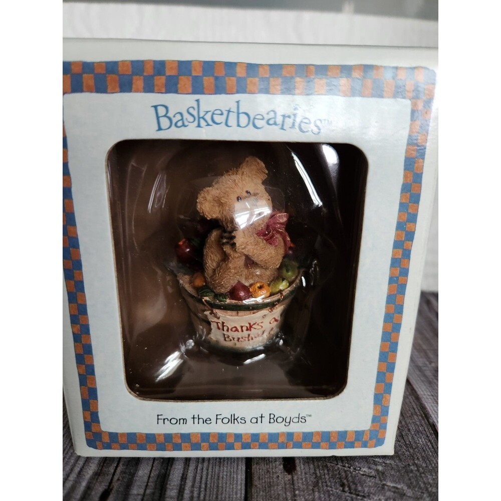Boyd's bear figurine "Newton"